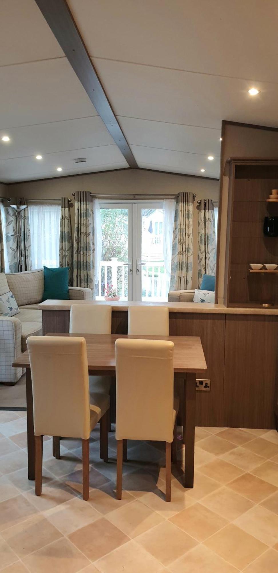 Lakeside Cotswold Holiday Home Cirencester Room photo