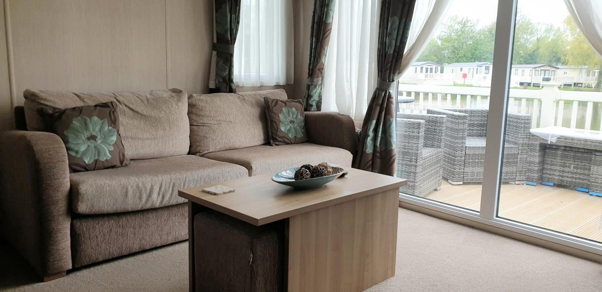 Lakeside Cotswold Holiday Home Cirencester Room photo